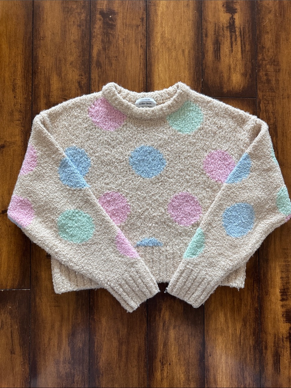 & Other Stories Beige Crewneck Sweater with Blue Pink Mint Polka Dots